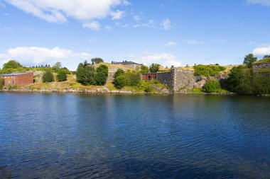 Helsinki, Finlandiya. 27 Ağustos 2025. Adanın etrafındaki askeri kuvvetler.