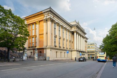 Helsinki, Finlandiya. 27 Ağustos 2025. Şehir merkezindeki devlet arşiv binasının dış görüntüsü.