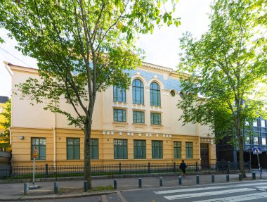 Helsinki, Finlandiya. 27 Ağustos 2025. Şehir merkezindeki sinagogun dış görüntüsü.