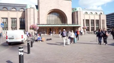 Helsinki, Finlandiya. 26 Ağustos 2025. Şehir merkezindeki Helsinki merkez istasyonunun dış görüntüsü.