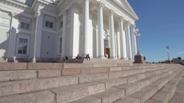 Helsinki, Finlandiya. 26 Ağustos 2025. Şehir merkezindeki katedralin dış görünüşü.