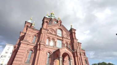 Helsinki, Finlandiya. 26 Ağustos 2025. Şehir merkezindeki Dormition Katedrali 'nin panoramik görüntüsü.