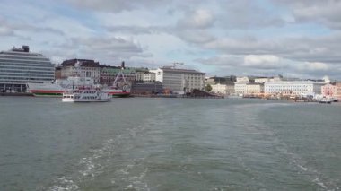 Helsinki, Finlandiya. 27 Ağustos 2025. Helsinki limanının panoramik manzarası.