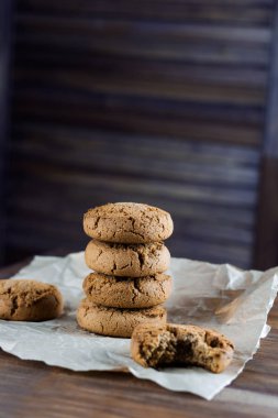 ev yapımı kurabiye ahşap arka plan