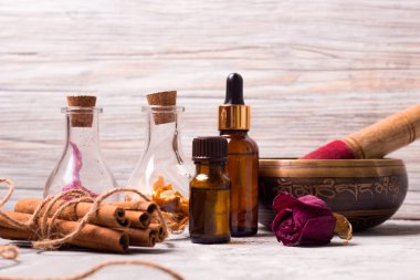 Tibet singing kase spa ayarla şişe: Kuru gül yaprakları, orenge kabuğu, aroma yağları, deniz tuzu, tarçın