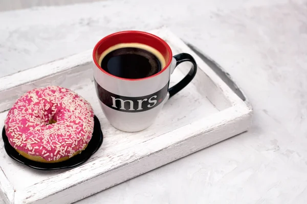 Taza Café Donut Una Bandeja Madera Vintage — Foto de Stock