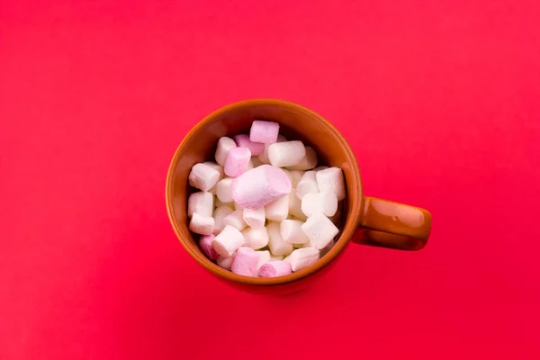 Copo Vista Superior Com Fundo Vermelho Marshmallows — Fotografia de Stock