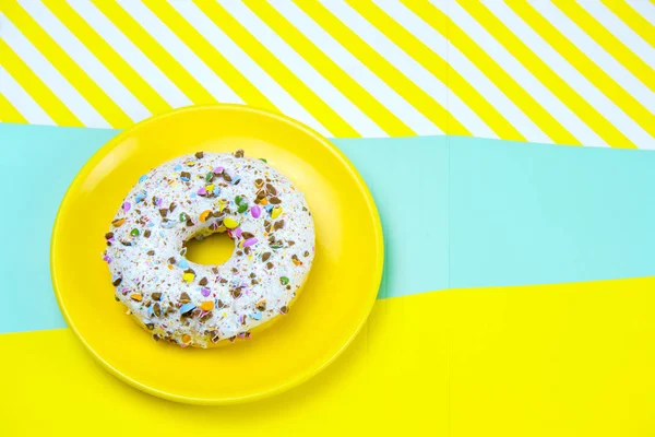 Top View Donut Yellow Plate Blue Yellow Background Copy Space — Stock Photo, Image