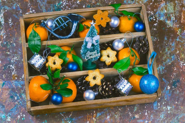 トップ ビュー ヴィンテージ クリスマス ボックスの装飾 — ストック写真