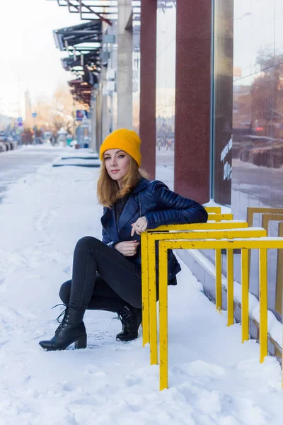 Beautiful Woman Yellow Knitted Hat Blue Leather Jacket Street Portrait — Stock Photo, Image