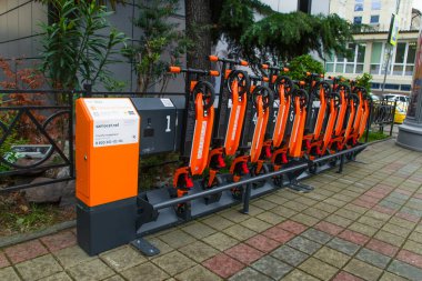 Soçi,Rusya, 18 Nisan 2019 - elektrikli scooter park