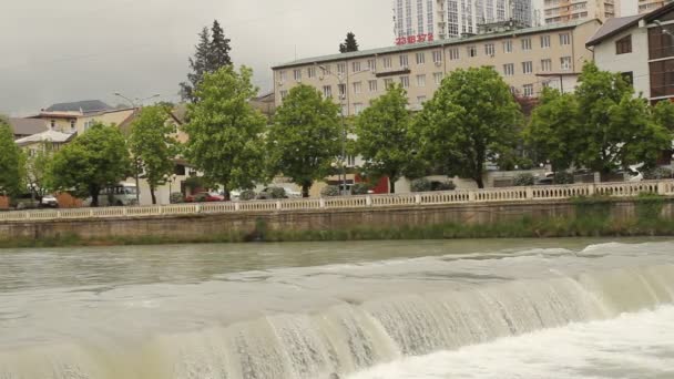 Sochi Rússia Abril 2019 Fluxo Rio Montanha Sochi Vista Estrada — Vídeo de Stock