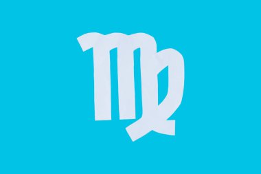 kağıt kesme burç işareti Başak mavi bir arka plan üzerinde izole