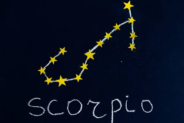 Konstelláció Scorpio Rajzolt Kréta Arany Csillag Egy Palatboard Néz Mint — Stock Fotó