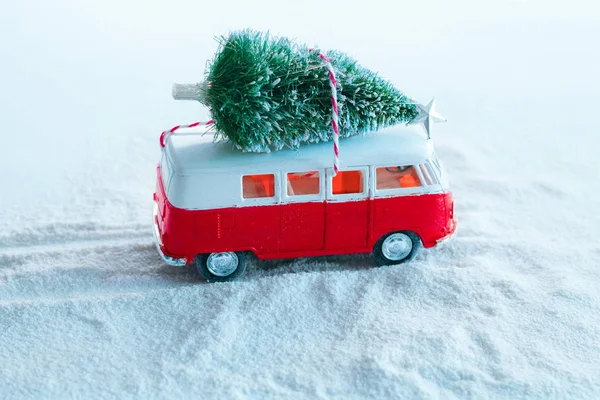 Lindo Árbol Navidad Tarjeta Felicitación Vacaciones Invierno Camión Juguete Retro — Foto de Stock