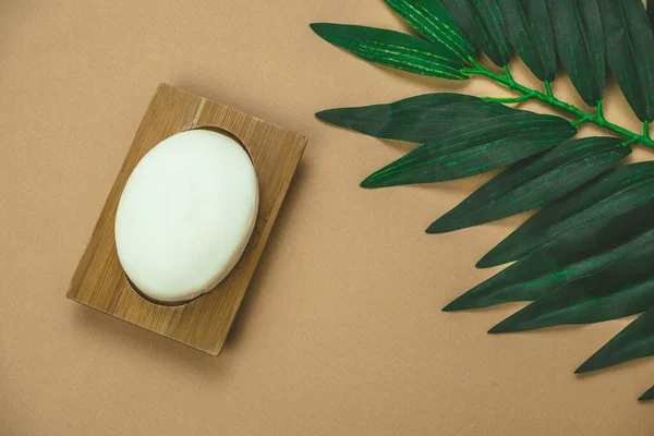 Top View Flat Lay Blank White Soap Mock Pal Leaf — стоковое фото