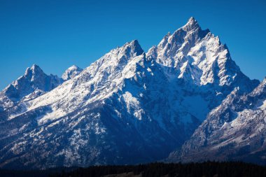 Grand Teton, Wyoming 'in kar örtüsü zirvesi