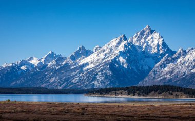 Grand Teton, Wyoming 'in kar örtüsü zirvesi