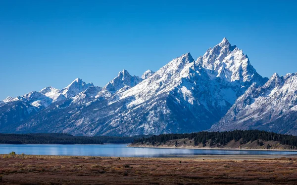 Grand Teton, Wyoming 'in kar örtüsü zirvesi