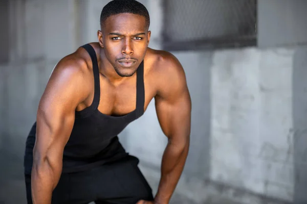 Porträtt Afrikansk Amerikansk Idrottare Urban Fitness Motion Och Utbildning Stirrade — Stockfoto