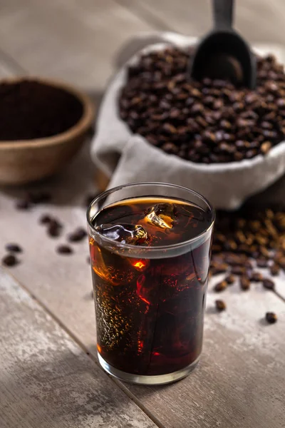 Glass Carbonated Ice Coffee Ingredients Soda Whole Roasted Beans Scoop — Stock Photo, Image