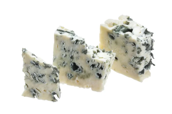Danimarka mavi peynir izole kırpma yolu ile beyaz arka plan üzerinde — Stok fotoğraf