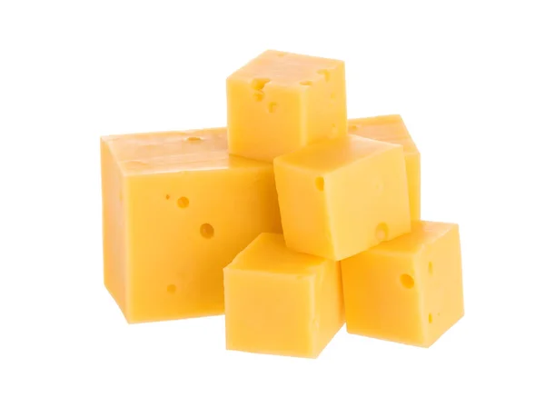 Σωρός από κύβους τυρί που απομονώνονται σε λευκό φόντο. Με διαδρομή αποκοπής. — Φωτογραφία Αρχείου