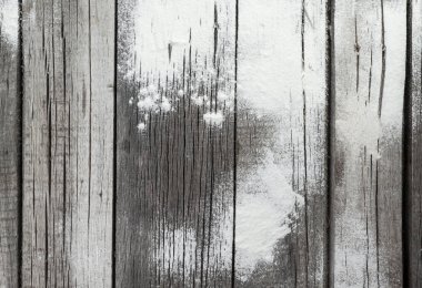 Ahşap masa üzerinde un. Üstten görünüm