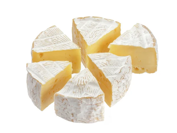 白い背景に分離されたカマンベール チーズ セグメント — ストック写真