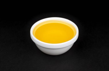 Bitkisel yağ beyaz kase