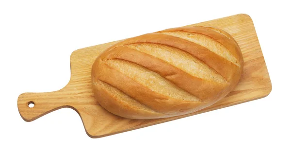 在白色背景上隔离的木制切菜板上的长面包, 顶视图 — 图库照片