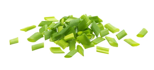 切碎的香葱, 在白色背景上分离的新鲜的绿色洋葱 — 图库照片