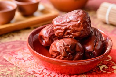 Kurutulmuş tarihi meyve, vitaminler ve sağlıklı beslenme kavramı.