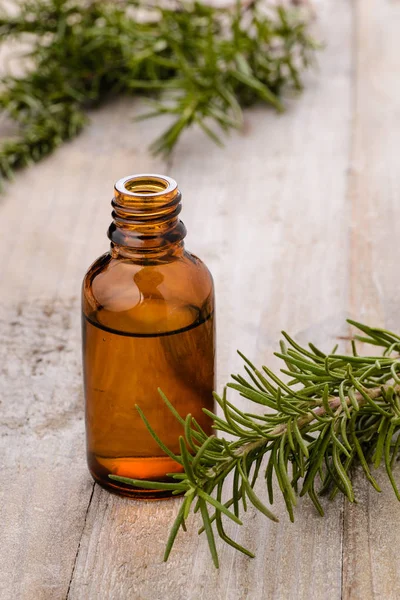 Fresh Rosemary Rosemary Oil Wooden Board — Stock Photo, Image