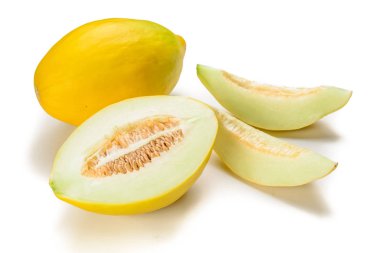 Beyaz arka plan üzerinde izole sarı kavun meyve
