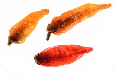 kurutulmuş biber beyaz arka plan üzerinde izole