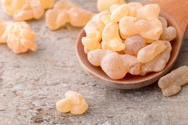 buhur ahşap tahta üzerinde