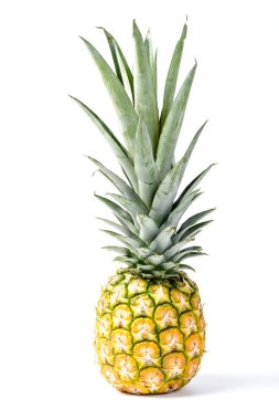 Beyaz arkaplanda izole edilmiş ananas meyvesi