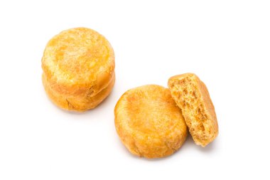 turta beyaz arka plan üzerinde izole rousong ile