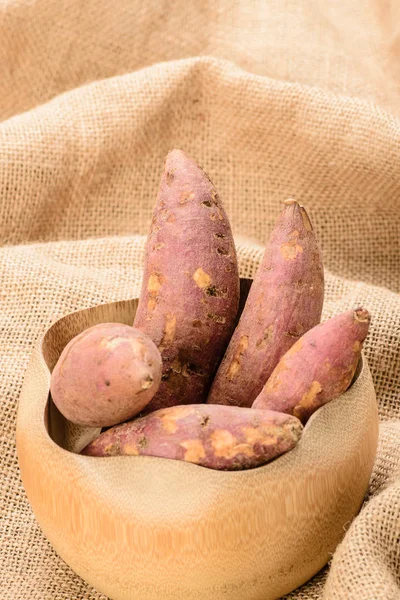 Red Sweet Potatoes Bamboo Bowl Burlap — Stock Photo, Image