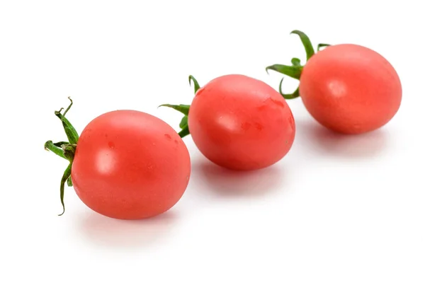 Tomates Rojos Cereza Frescos Aislados Sobre Fondo Blanco —  Fotos de Stock