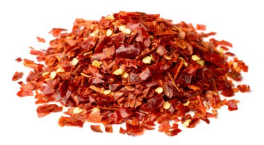 Beyaz arka plan üzerinde izole kurutulmuş kırmızı pul biber