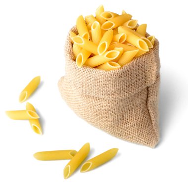çuval içinde pişmemiş penne makarna