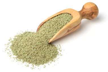 Beyaz arka plan üzerinde izole ovuşturdu adaçayı