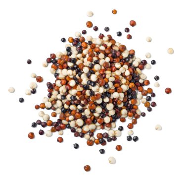 pişmemiş Quinoa, üstten görünüm, beyaz arka plan izole kapatmak