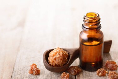 mür önemli petrol ahşap tahta üzerinde