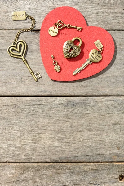 Χάλκινο Καρδιά Σχήμα Lock Και Πλήκτρα — Φωτογραφία Αρχείου