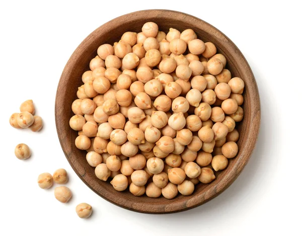 Beyaz arkaplanda izole edilmiş nohutlar