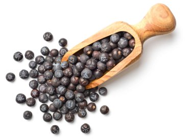 Zeytin tahta kaşık ardıç meyveleri kurutulmuş