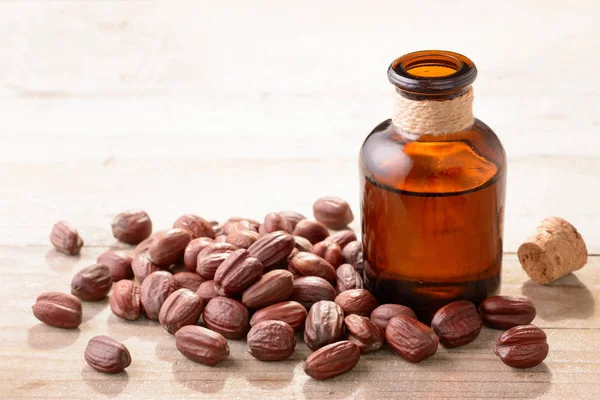 Jojoba yağı cam şişe